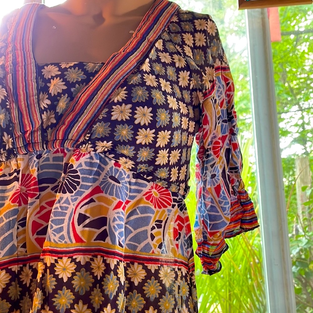 ANGIE 70’s Pattern Tunic , 100% Rayon, Lightweight/Sheer size small